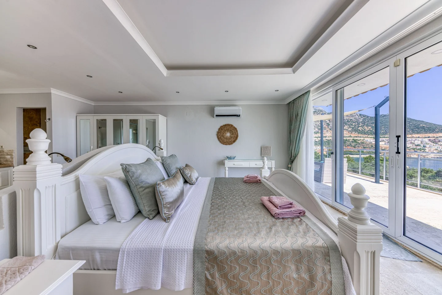 Farklı Yaşlar İçin Villa Tasarımı: Erişim, Konfor ve Günlük Kolaylık