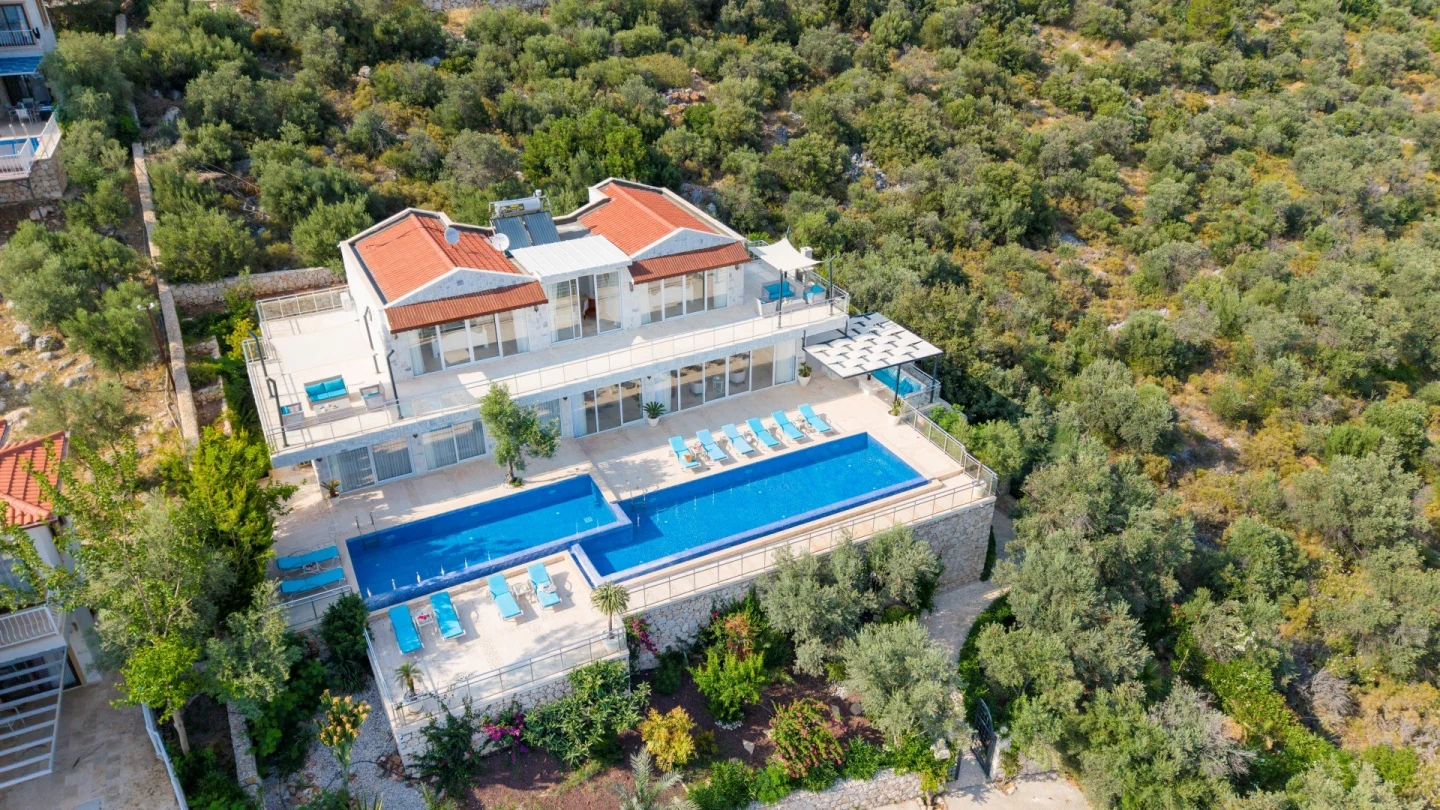Muğla–Antalya Villa Bahçe Düzenlemesi: Manzara, Dolaşım ve Bakım Dengesi
